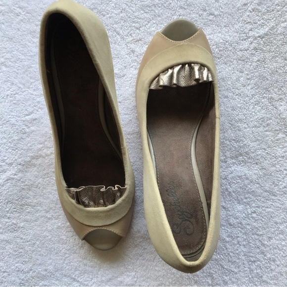 SEYCHELLES peep toe open toe kitten heel taupe and gold.  Size 8. - Picture 4 of 11